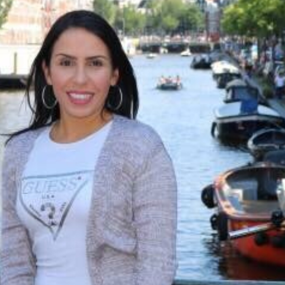 Meet your Posher, Xiomara